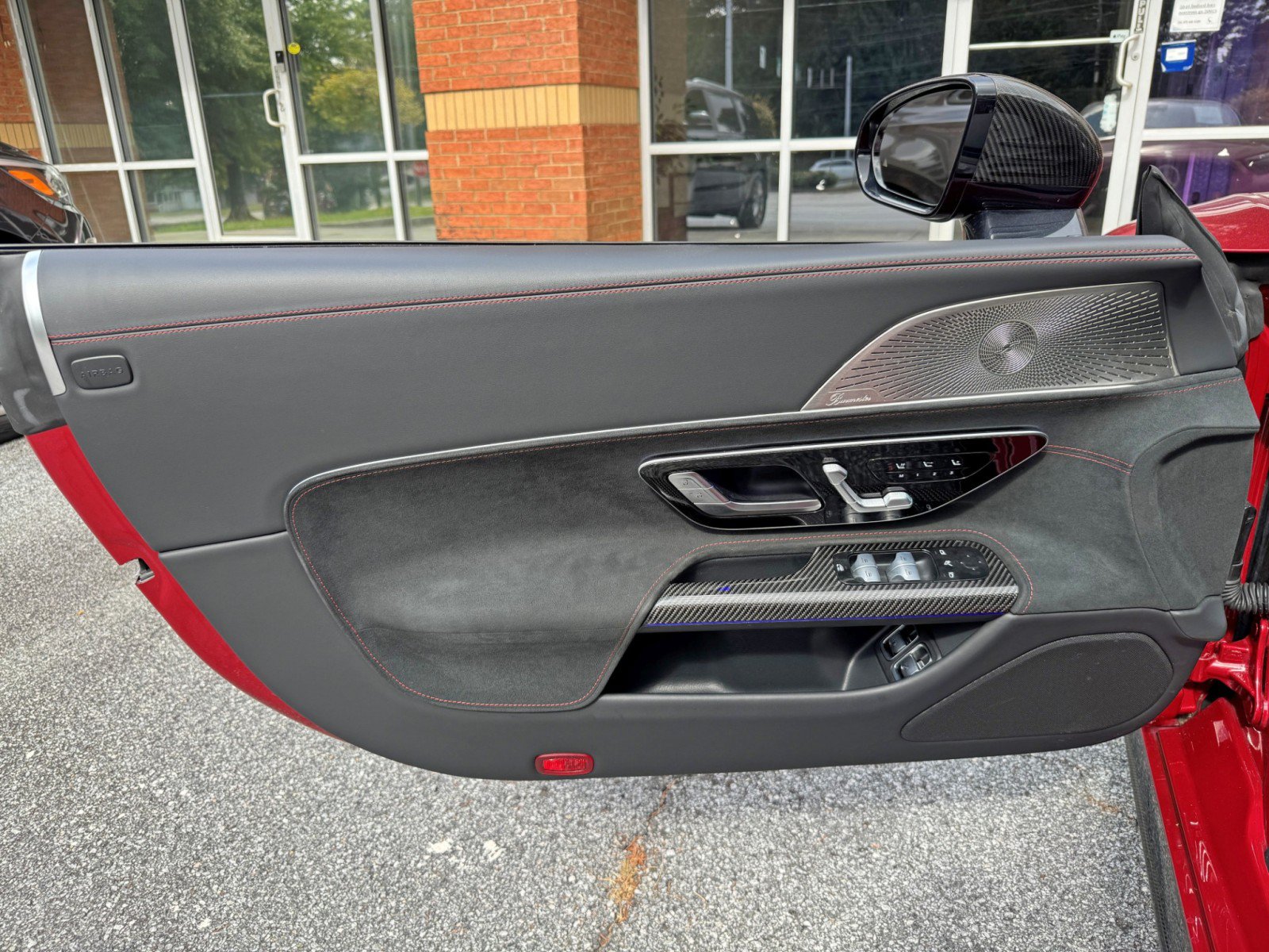 Used 2025 Mercedes-Benz SL 63 AMG S e Performance 4MATIC image 43