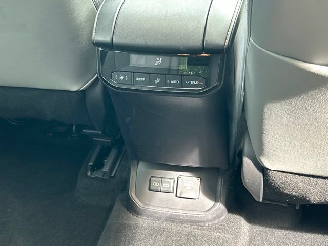 Used 2022 Toyota Highlander Bronze Edition AWD/4WD image 44