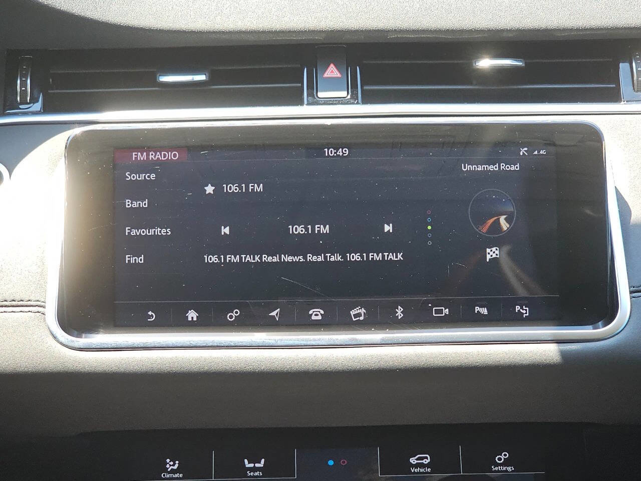 Used 2020 Land Rover Range Rover Evoque SE image 24