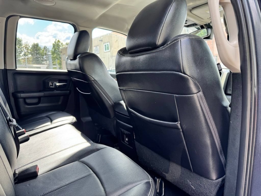 Used 2018 RAM 1500 Laramie w/ Convenience Group AWD/4WD image 16