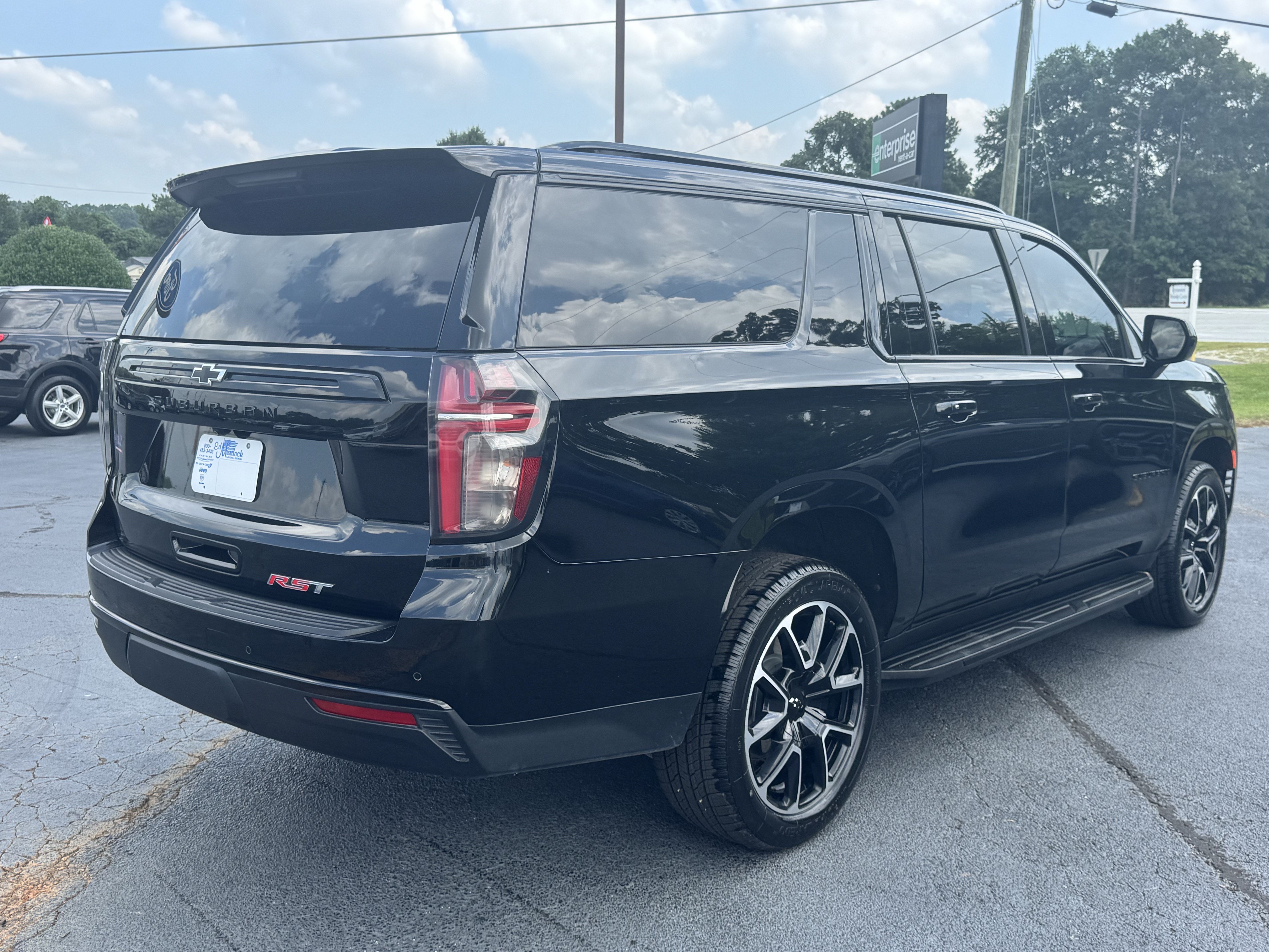 Used 2024 Chevrolet Suburban RST AWD/4WD image 5