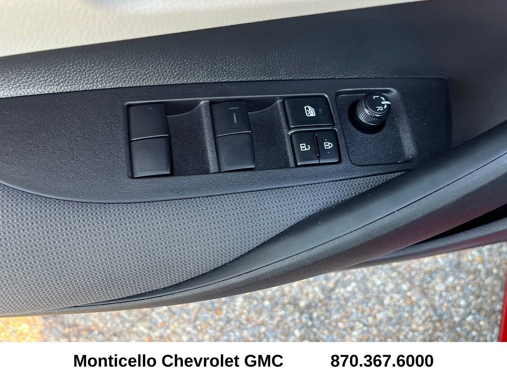 Used 2025 Toyota Corolla LE image 10