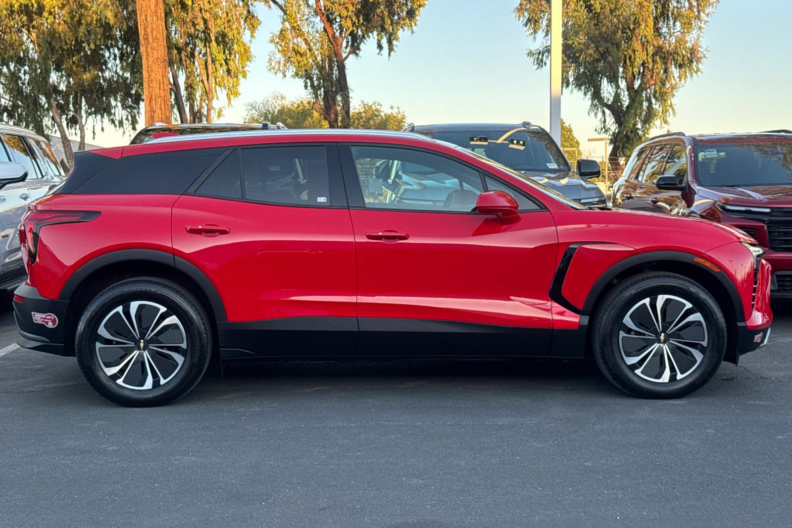Used 2024 Chevrolet Blazer EV LT AWD/4WD image 4