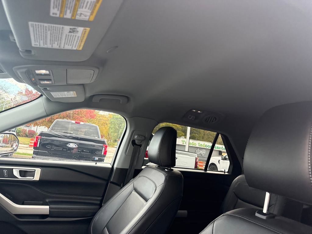 Used 2023 Ford Explorer XLT w/ Equipment Group 202A image 23