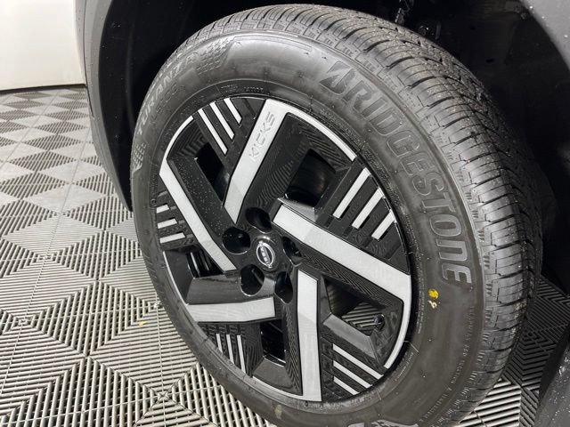 New 2026 Nissan Kicks SV w/ Cold Weather Package FWD image 13