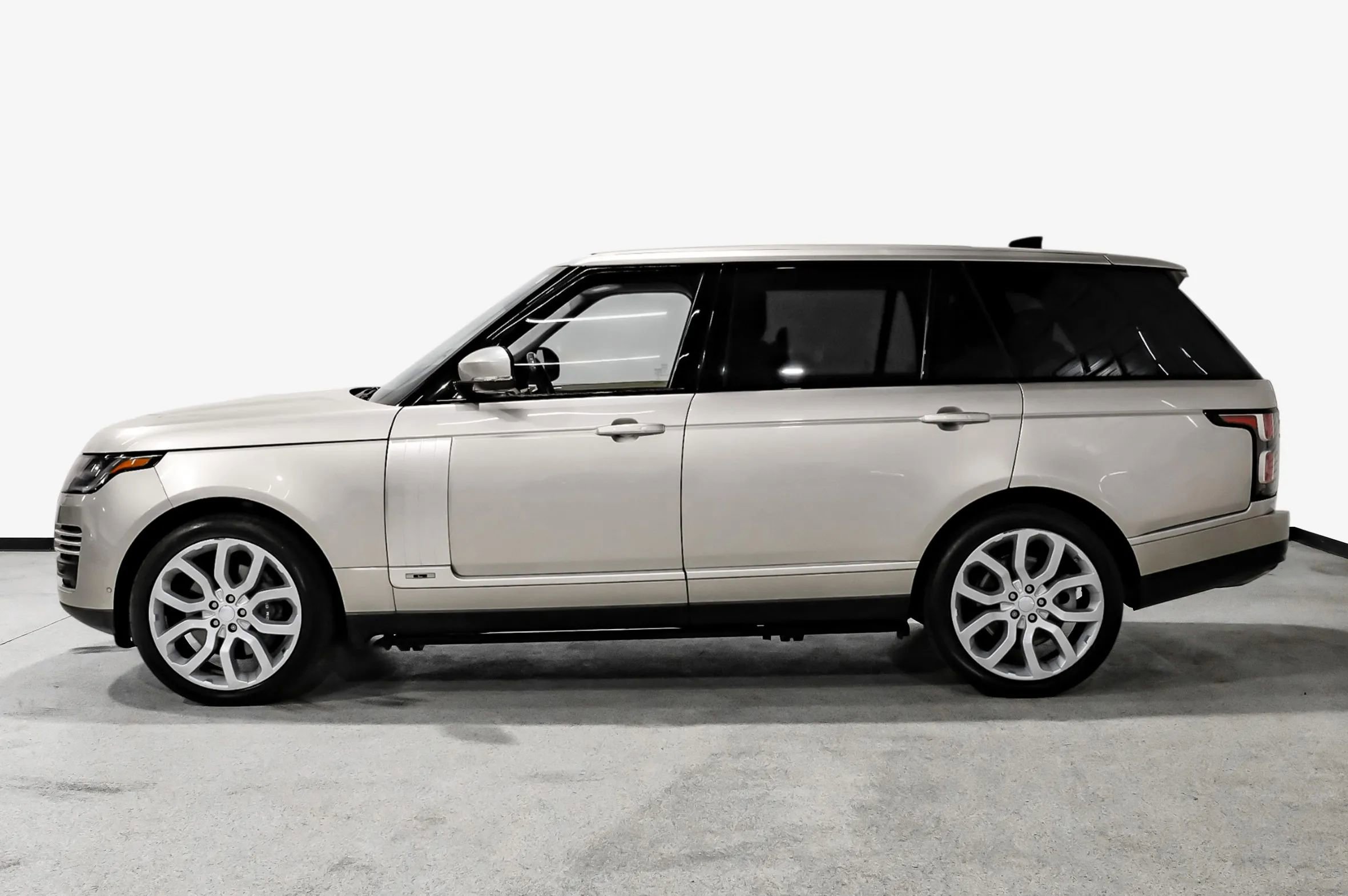 Used 2019 Land Rover Range Rover Long Wheelbase Autobiography image 11