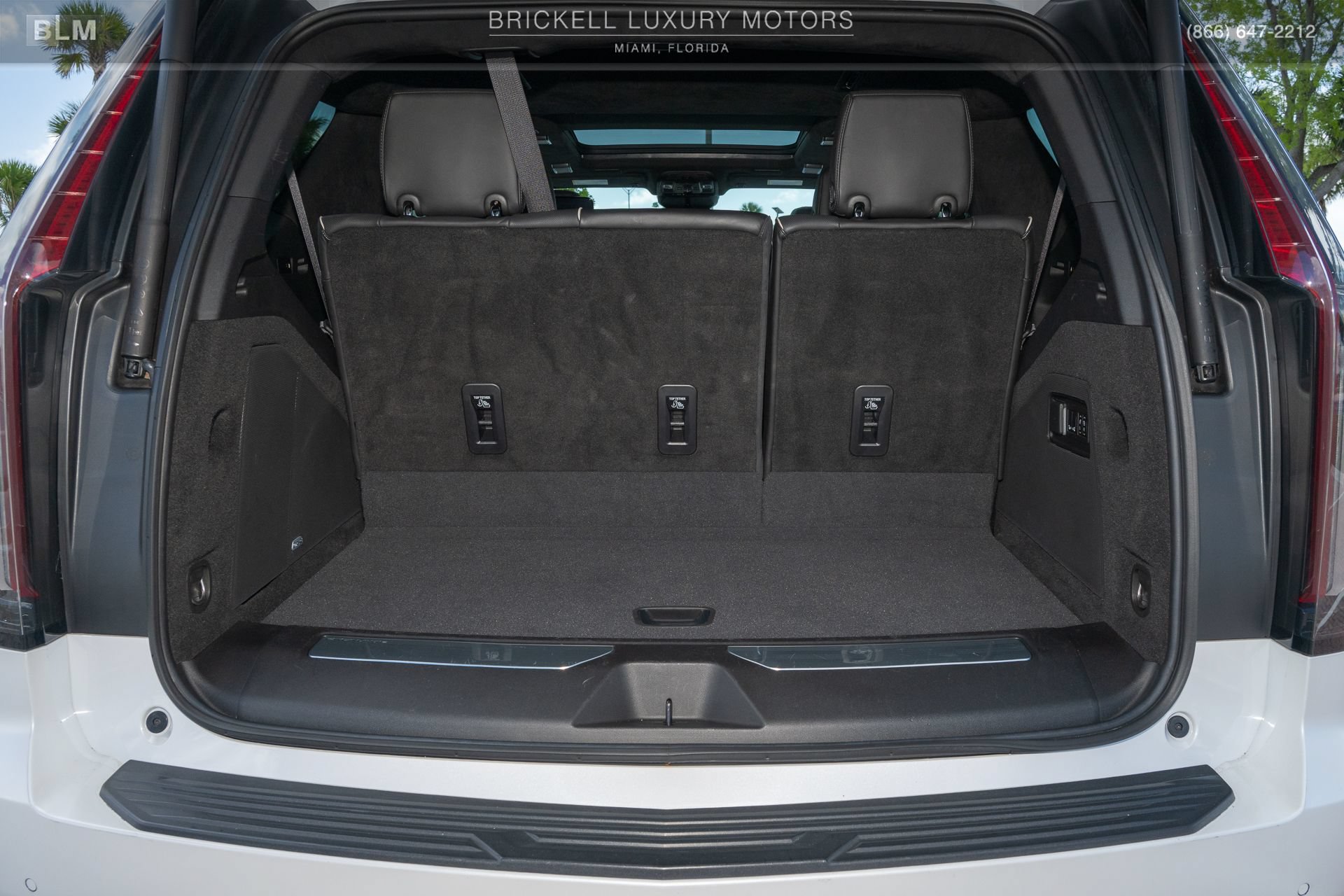 Used 2023 Cadillac Escalade V AWD/4WD image 17