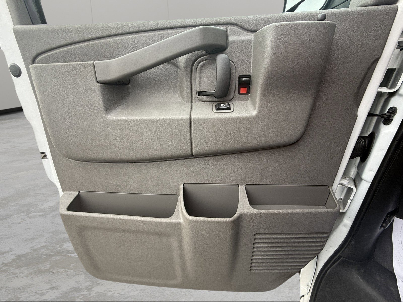 Used 2021 Chevrolet Express 2500 w/ Driver Convenience Package image 27