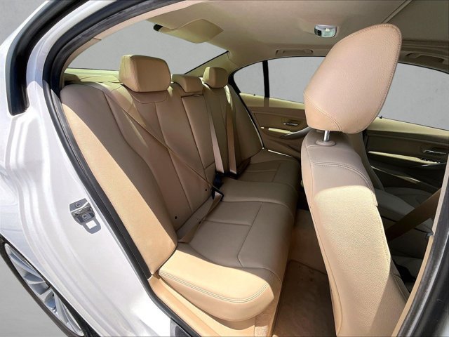 Used 2016 BMW 320i Sedan RWD image 29