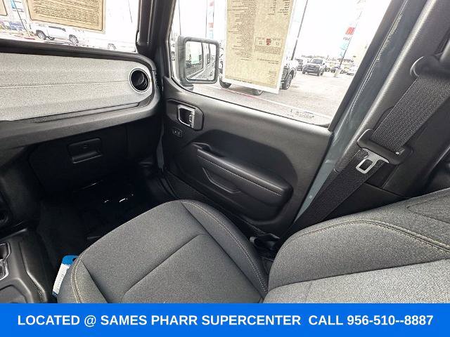 Used 2025 Jeep Gladiator Sport AWD/4WD image 15