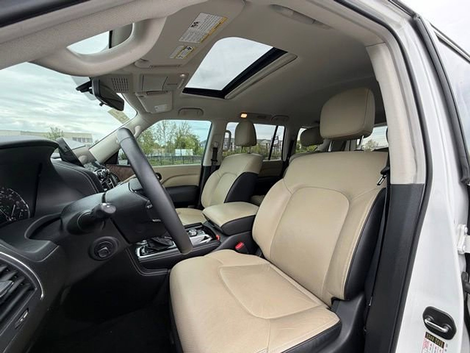 Used 2024 INFINITI QX80 Premium Select w/ Cargo Package AWD/4WD image 19