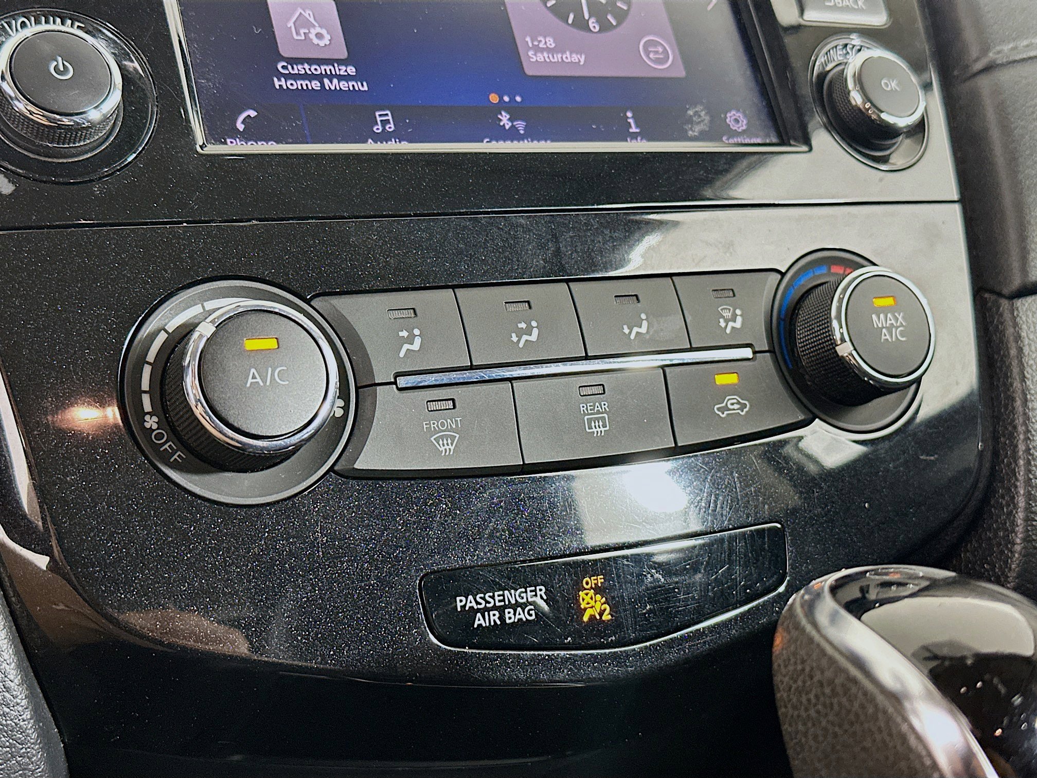 Used 2018 Nissan Rogue S image 23