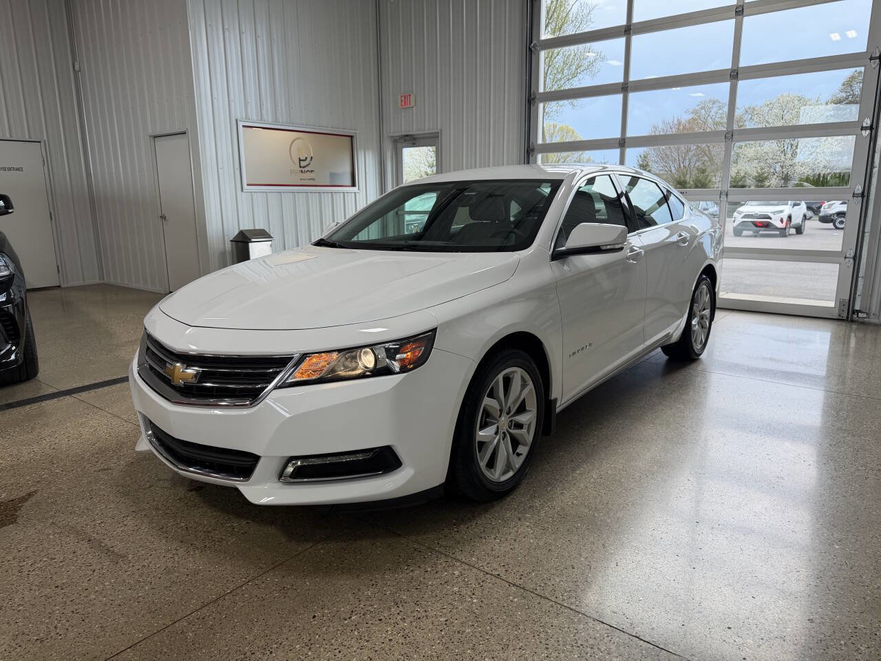 Used 2019 Chevrolet Impala LT w/ LT Leather Package FWD image 2