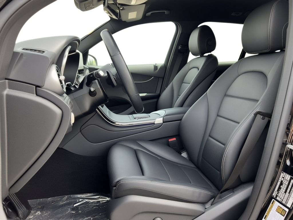 Used 2022 Mercedes-Benz GLC 300 4MATIC w/ Premium Package Lite image 6