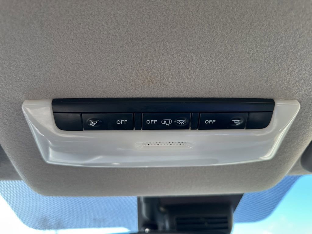 Used 2021 Nissan Versa SV image 26