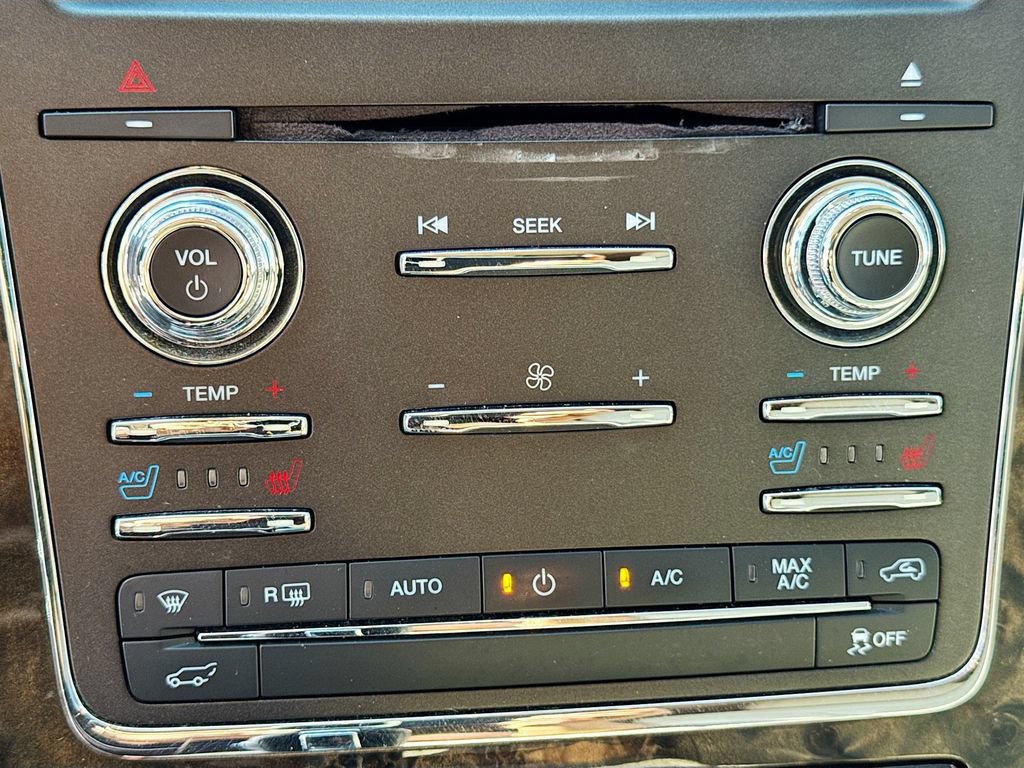 Used 2017 Lincoln Navigator Select RWD image 16