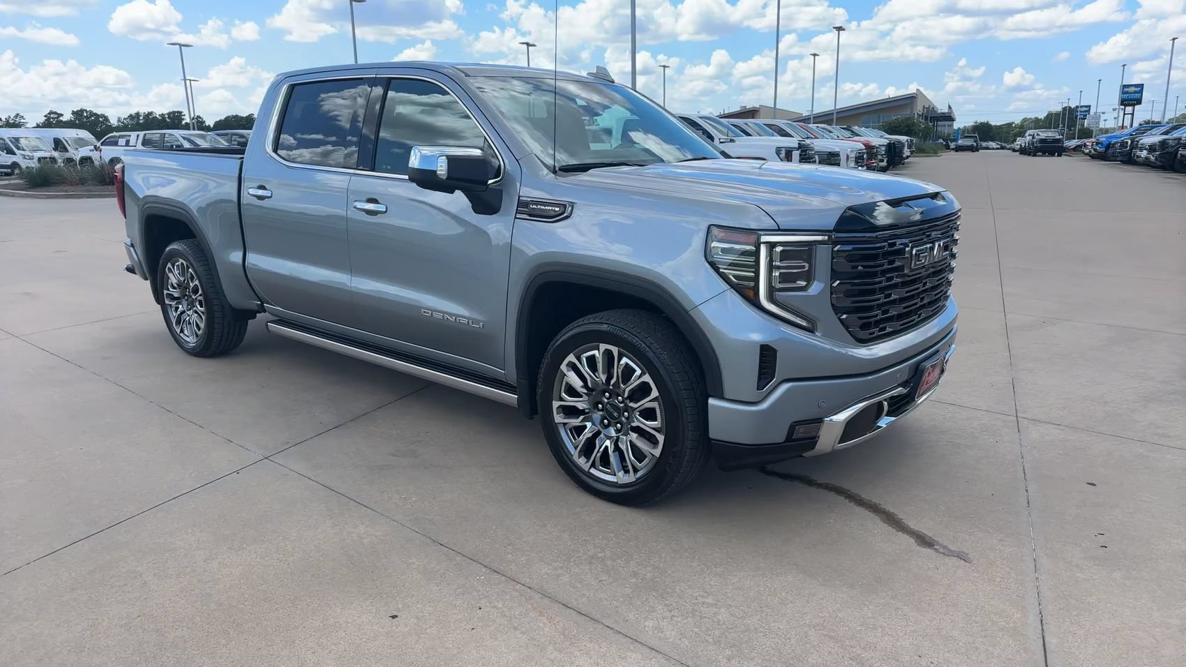 Used 2025 GMC Sierra 1500 Denali Ultimate AWD/4WD image 3