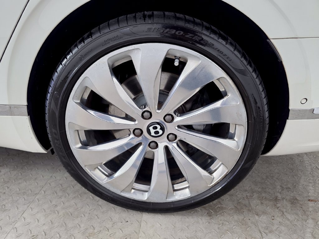 Used 2021 Bentley Flying Spur W12 AWD/4WD image 21