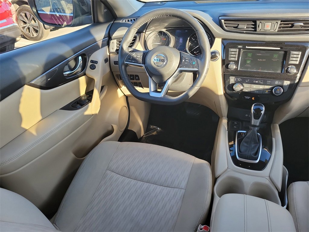 Used 2019 Nissan Rogue SV w/ Premium Package image 10