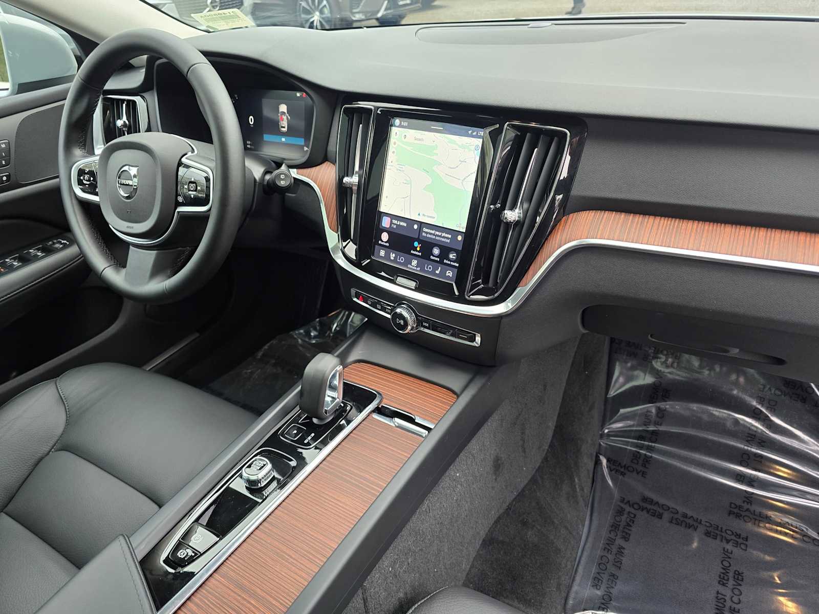 Certified 2025 Volvo V60 B5 Cross Country Plus image 10