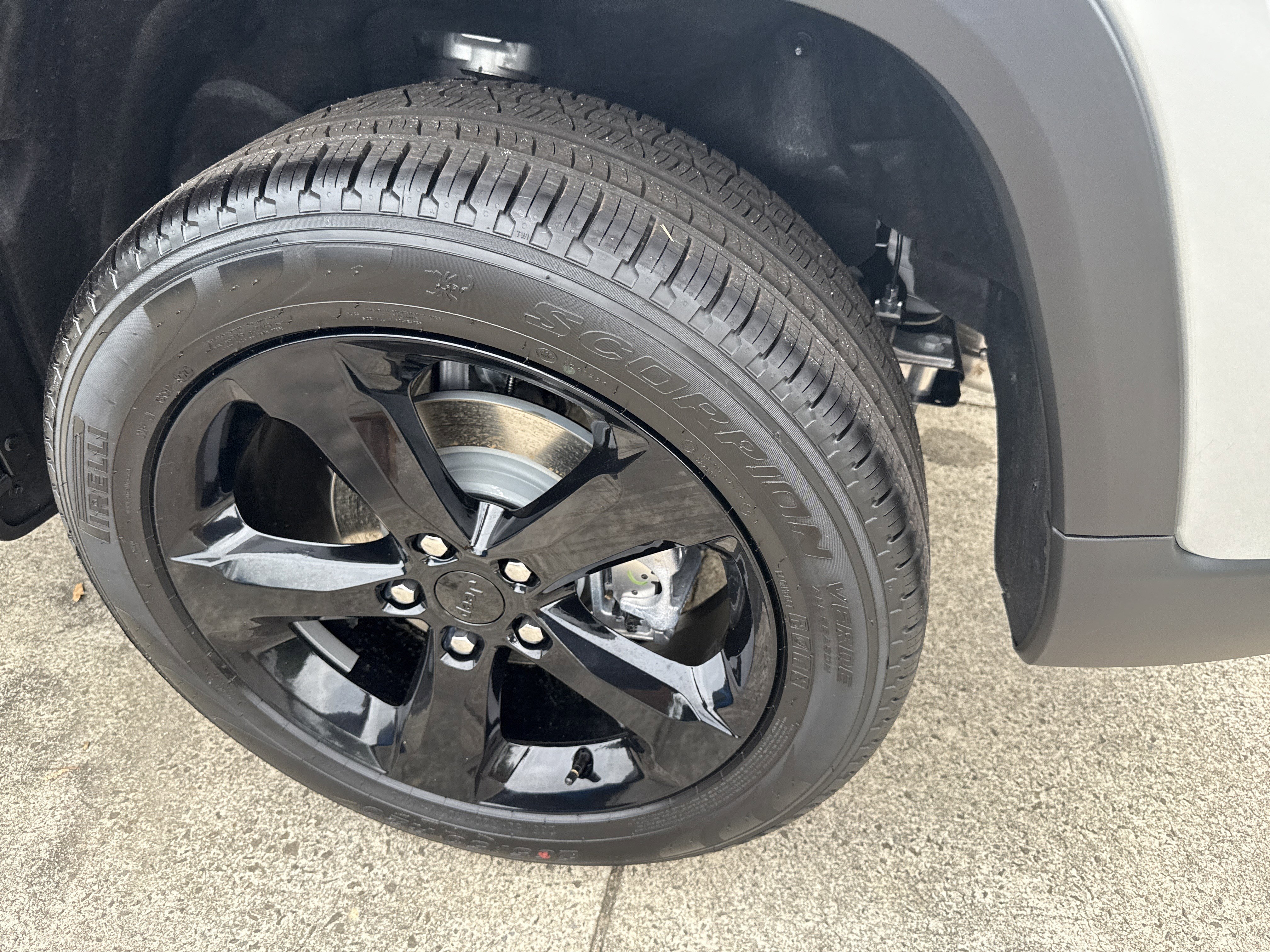 New 2025 Jeep Grand Cherokee Limited w/ Black Appearance Package RWD image 19