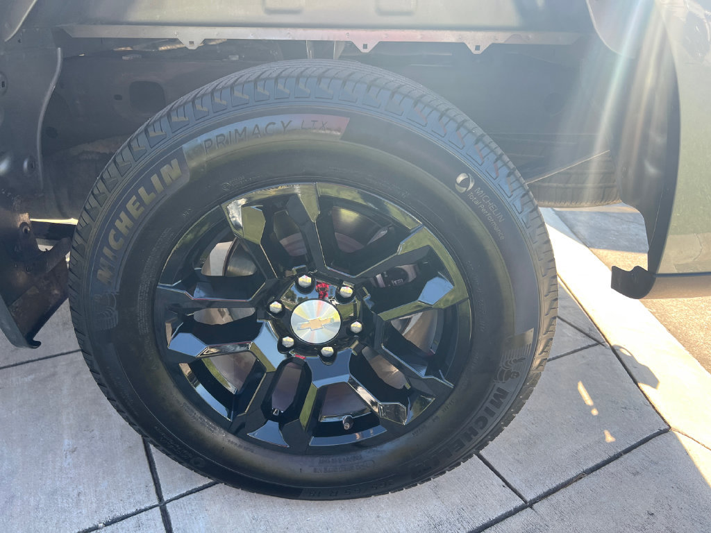Used 2024 Chevrolet Silverado 1500 LT RWD image 14