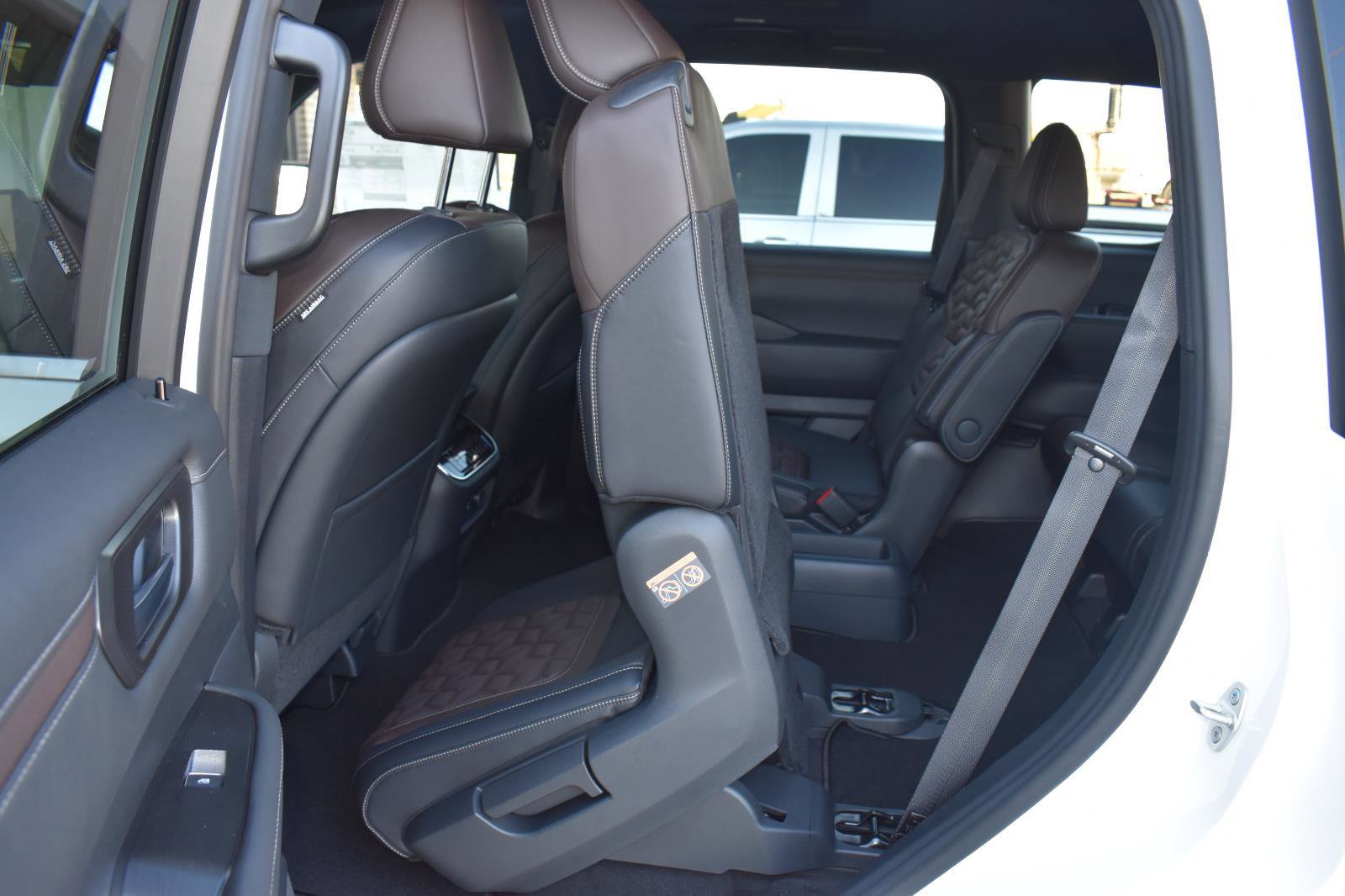 New 2026 Nissan Armada Platinum image 39