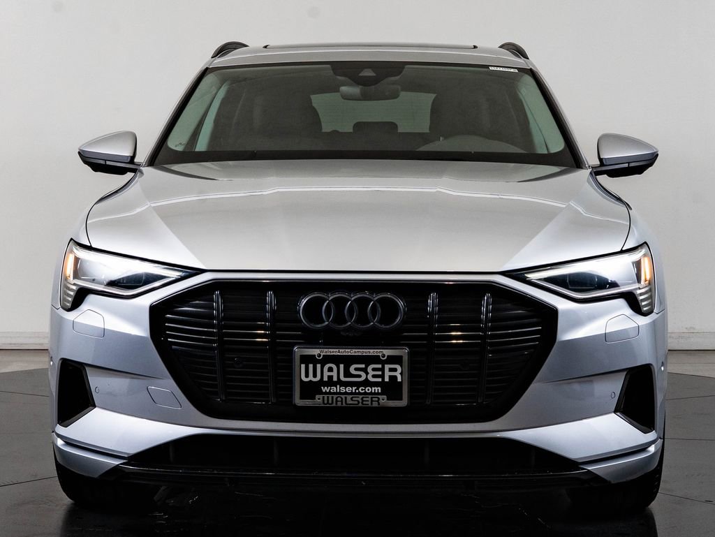 Used 2021 Audi e-tron Premium w/ Convenience Plus Package AWD/4WD image 2