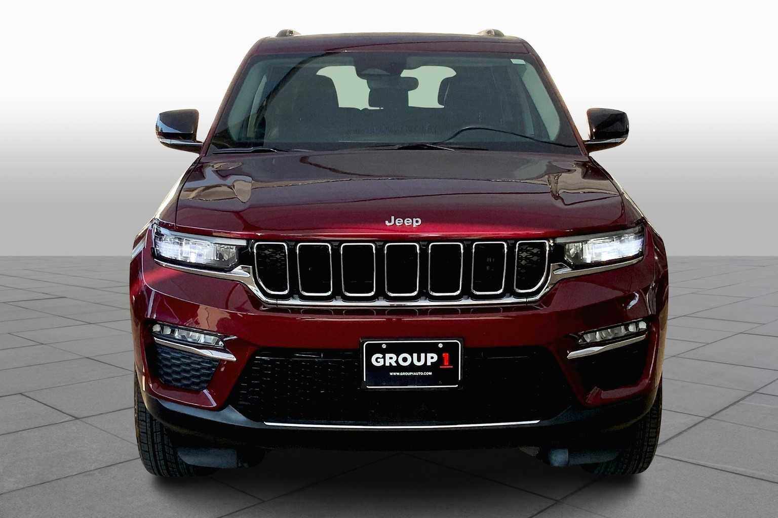 Used 2024 Jeep Grand Cherokee Limited image 3