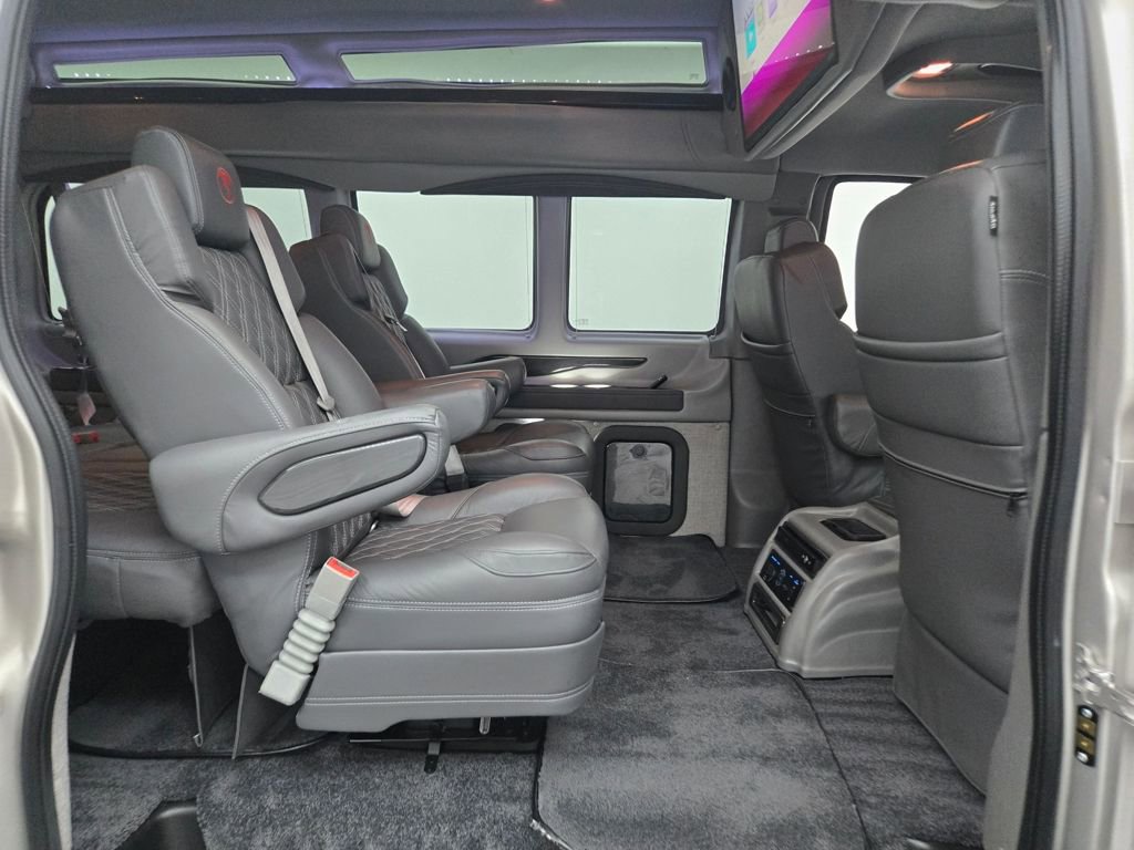 Used 2023 GMC Savana 2500 image 38