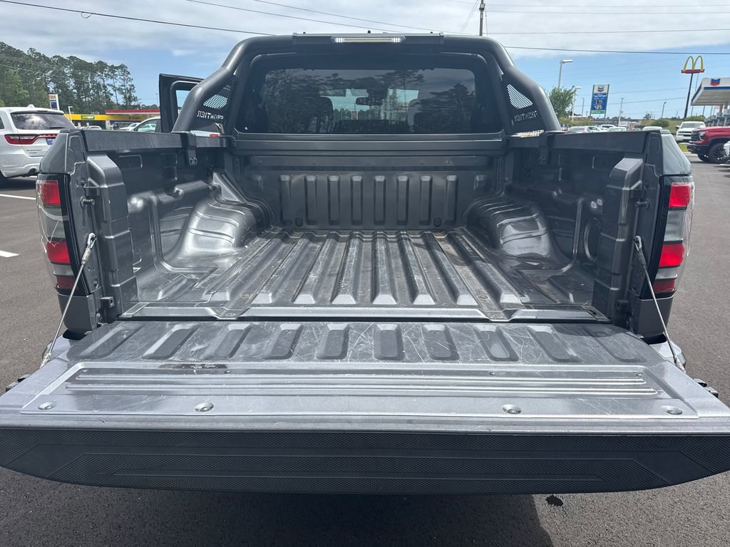 Used 2022 Nissan Frontier SV w/ Technology Package RWD image 21