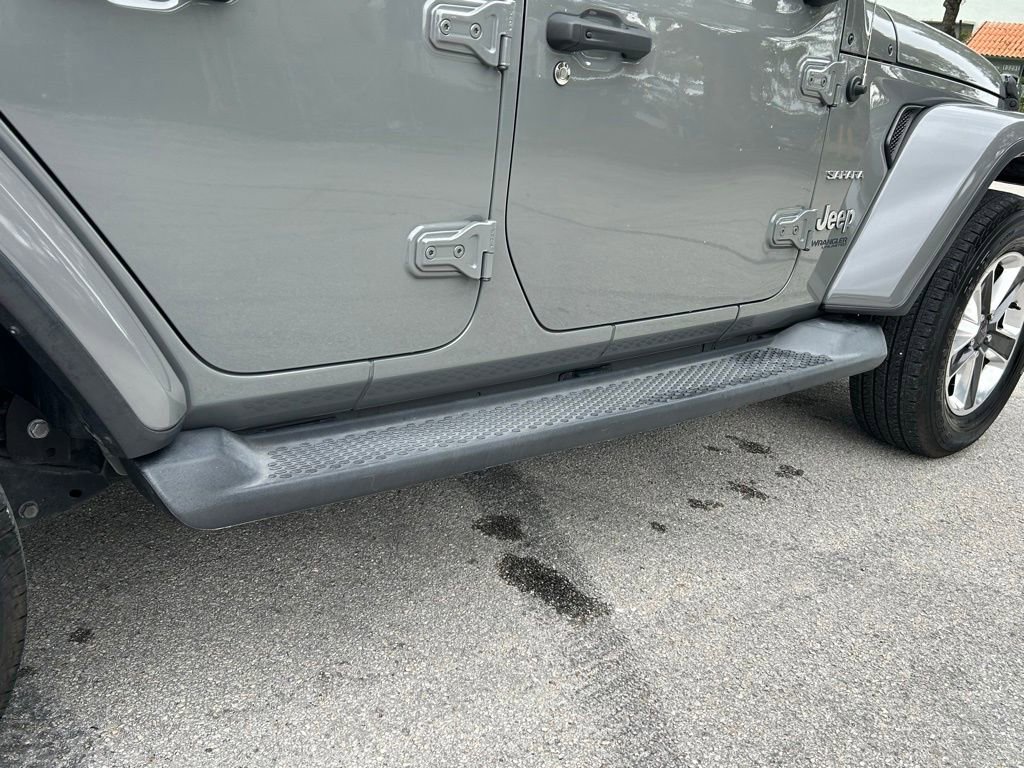 Certified 2018 Jeep Wrangler Unlimited Sahara image 31