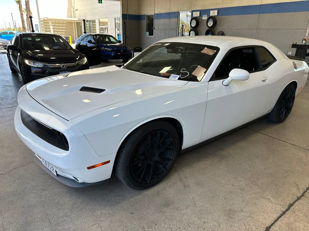 Used 2015 Dodge Challenger SXT RWD image 7