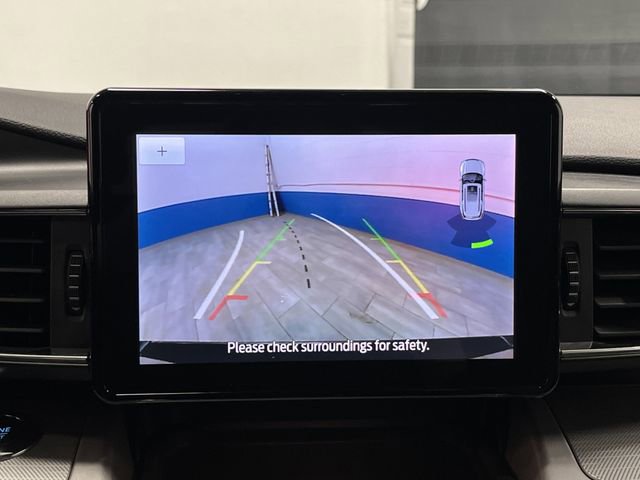 Used 2023 Ford Explorer XLT w/ Equipment Group 202A image 11