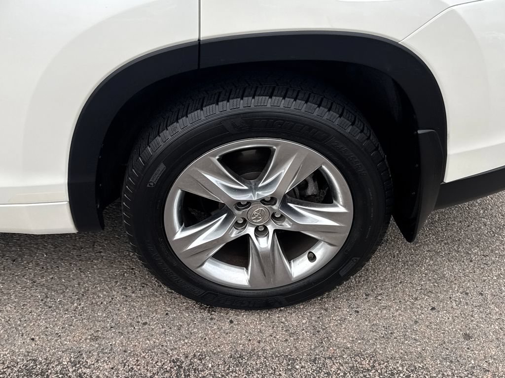 Used 2015 Toyota Highlander Limited AWD/4WD image 42