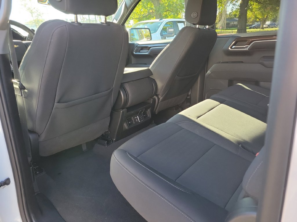 Used 2025 Chevrolet Silverado 1500 LT AWD/4WD image 17
