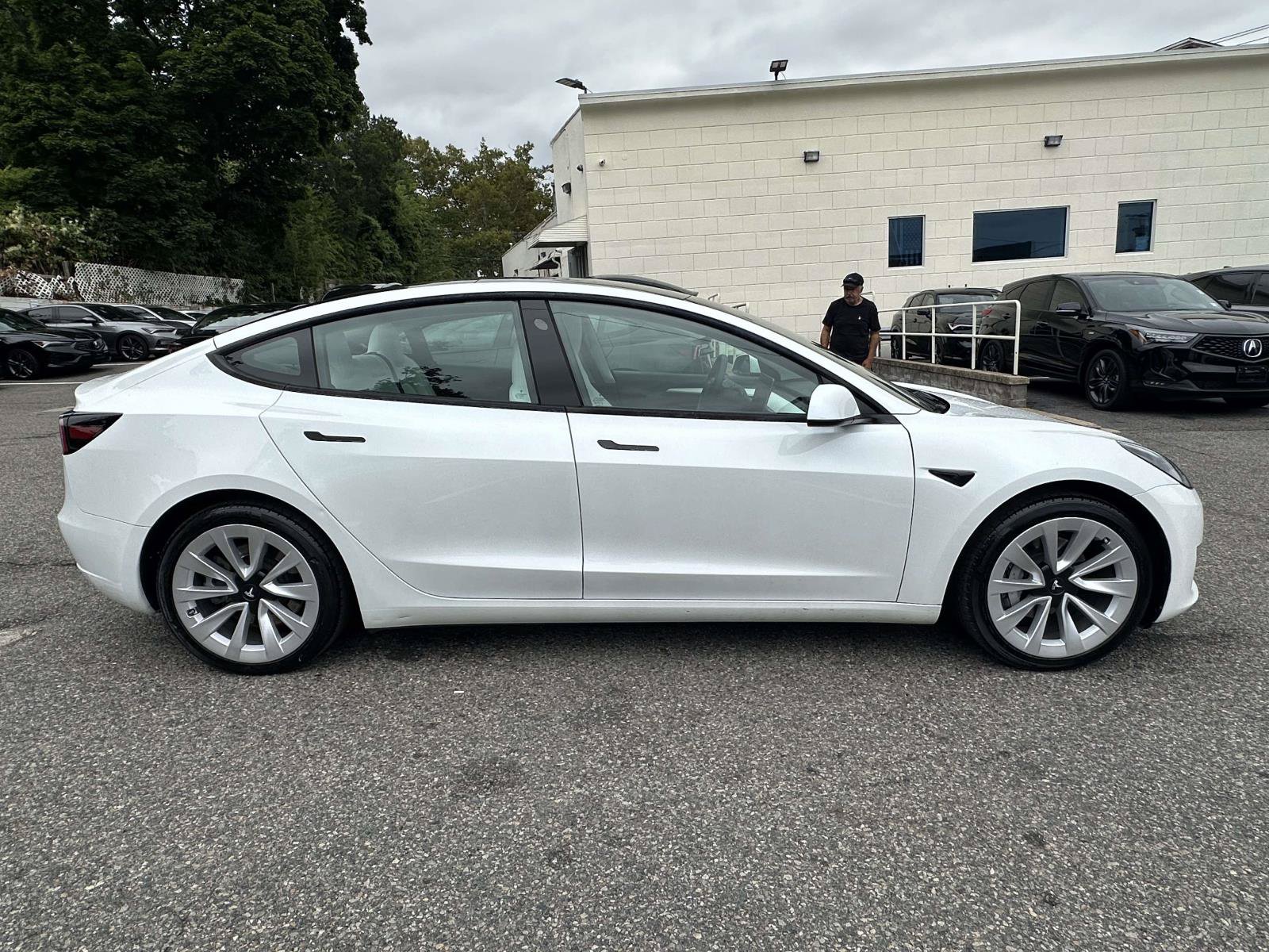 Used 2023 Tesla Model 3 Standard Range RWD image 2