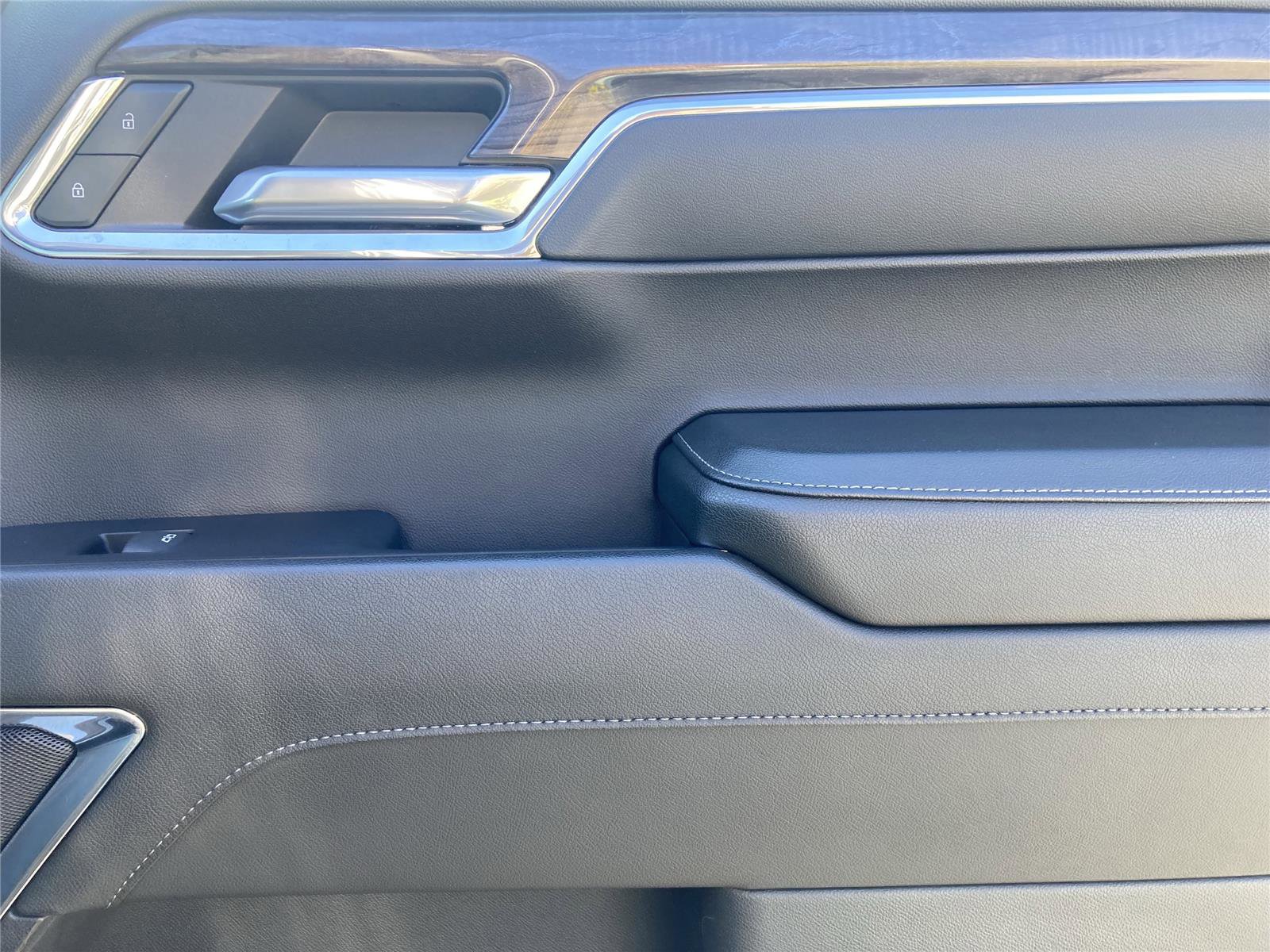 Used 2024 Chevrolet Silverado 1500 LTZ w/ LTZ Convenience Package II image 32