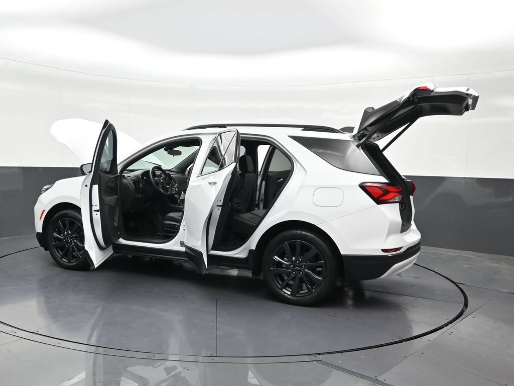 Used 2023 Chevrolet Equinox RS w/ RS Leather Package FWD image 34