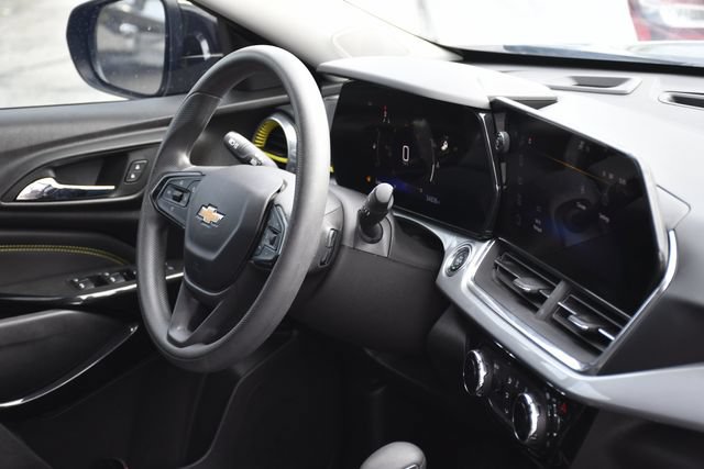 Used 2024 Chevrolet Trax LT FWD image 27