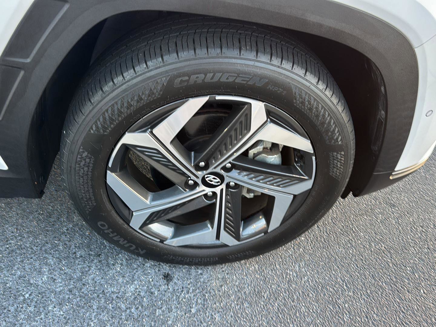 Used 2023 Hyundai Tucson Limited image 34