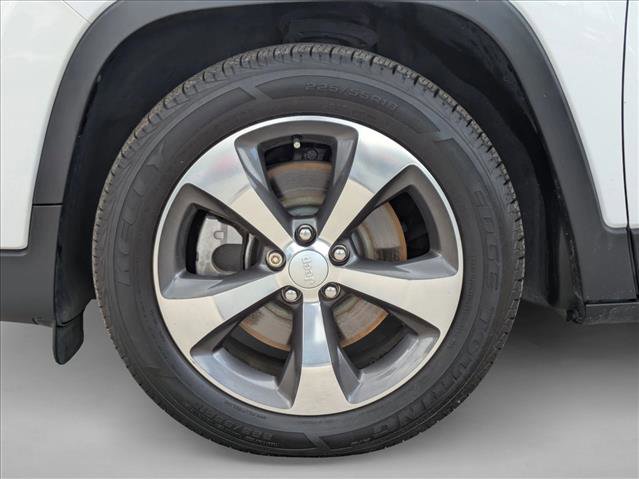 Used 2019 Jeep Cherokee Limited FWD image 22