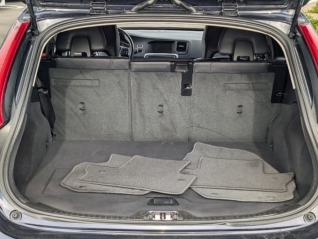 Used 2017 Volvo V60 T5 Premier w/ Convenience Package image 13