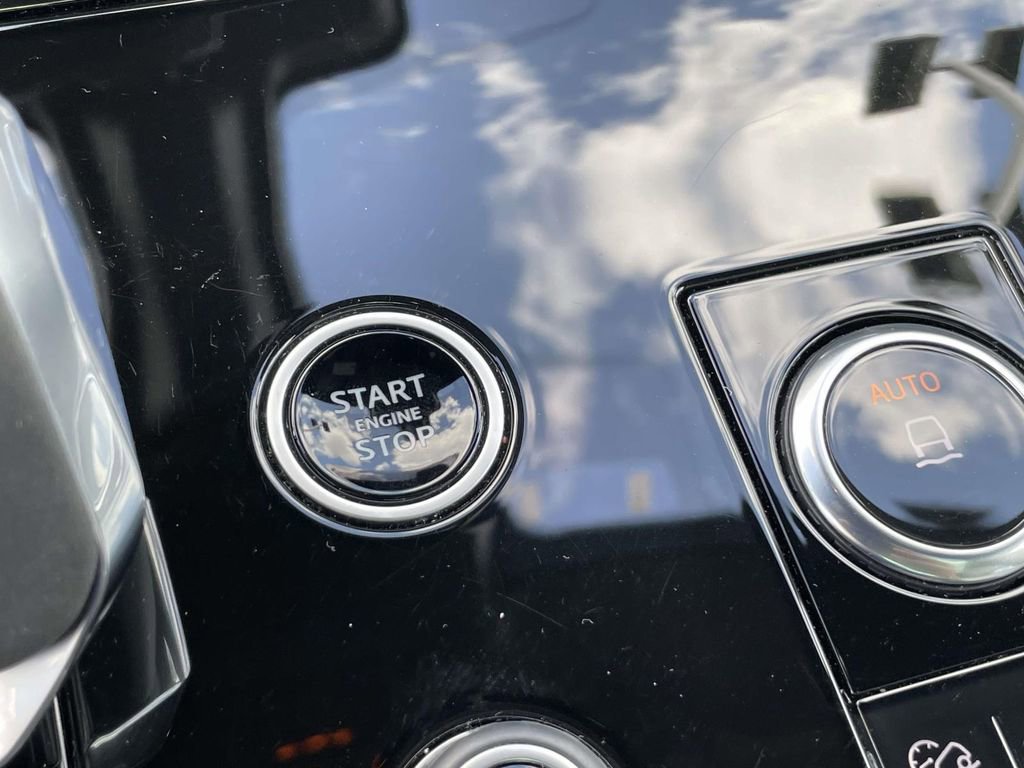 Used 2023 Land Rover Range Rover Sport SE Dynamic image 29