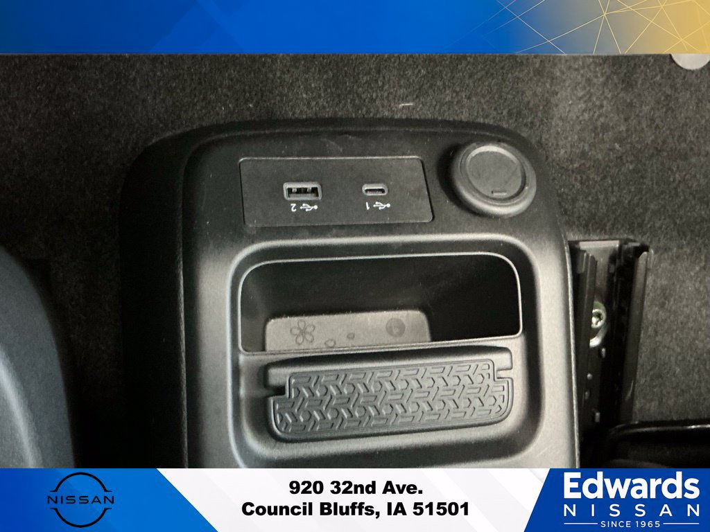 Used 2025 Nissan Ariya FWD image 29