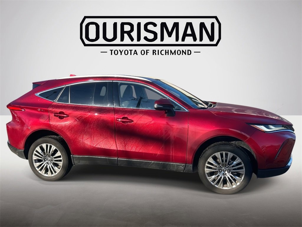 Used 2023 Toyota Venza Limited image 2