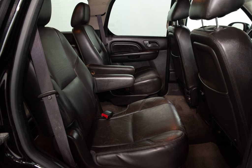 Used 2014 Cadillac Escalade Luxury AWD/4WD image 19