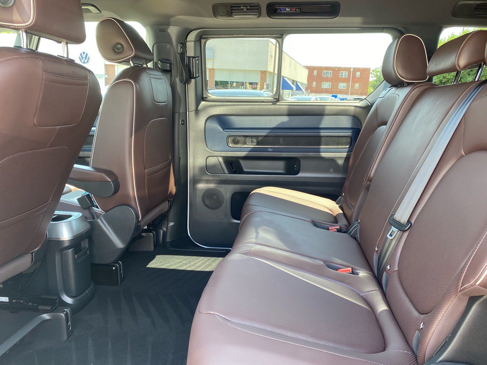 Certified 2025 Volkswagen ID. Buzz Pro S RWD image 17