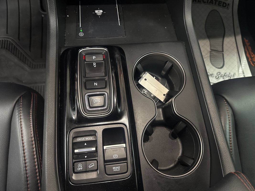 Used 2025 Honda Pilot TrailSport image 17