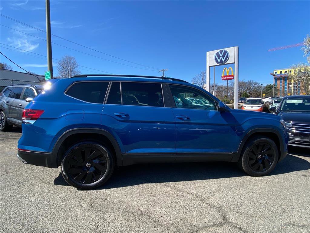 Certified 2025 Volkswagen Atlas SE w/ Panoramic Sunroof Package image 2